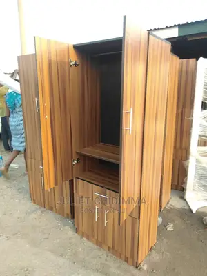 2.8 *6 Ft Quality Wardrobe