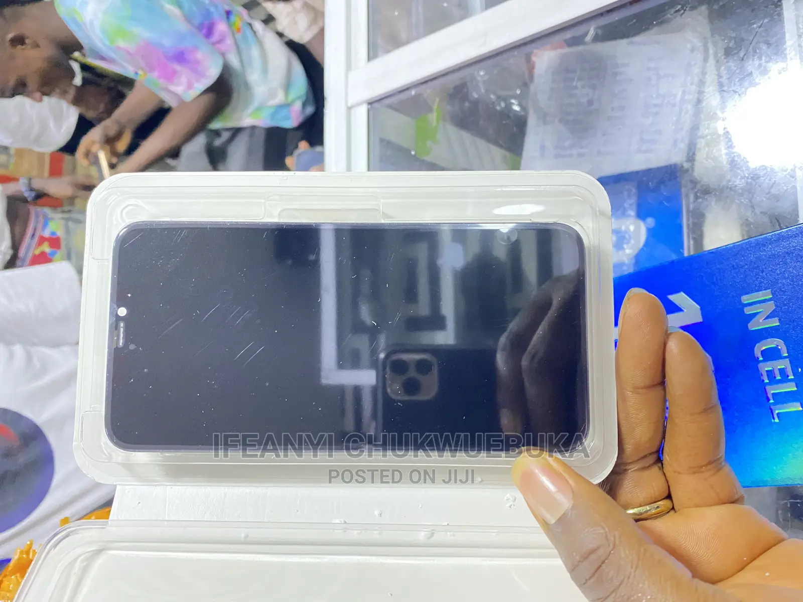 iPhone 11 Pro Max Screen With a Year Guarantee