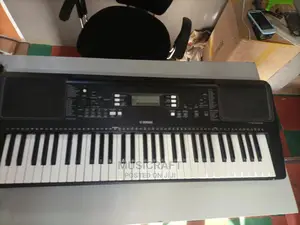 Yamaha PSR 363 Keyboard