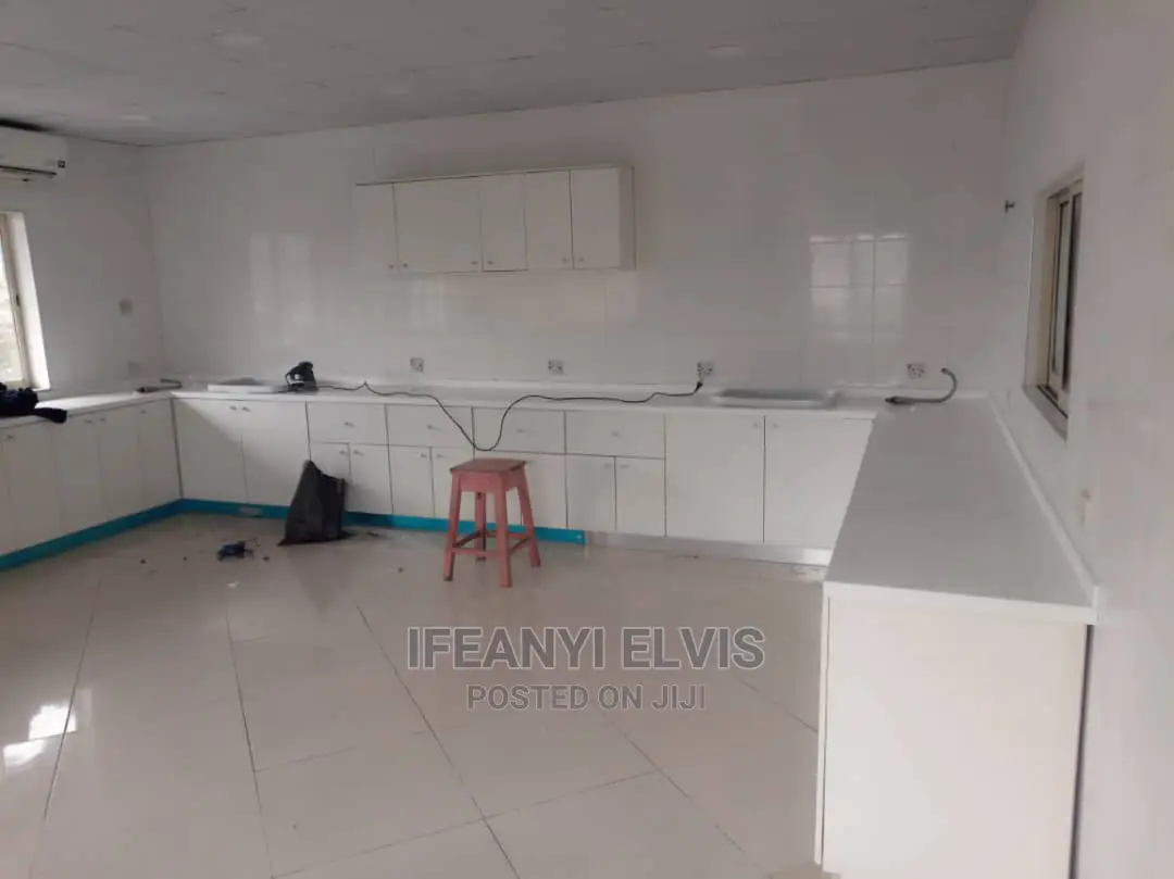 Solid Surface Fabricator ( Corian , Krion, Samsung. Etc.)