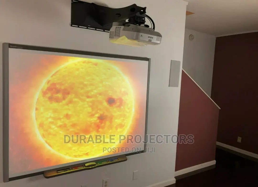 Short Throw Digital Large Venue Projector