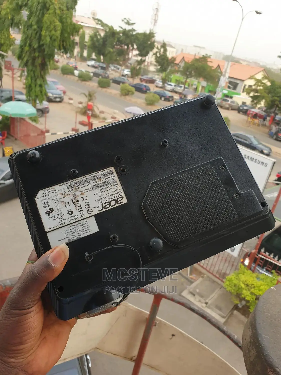 Acer X112 DLP Projector