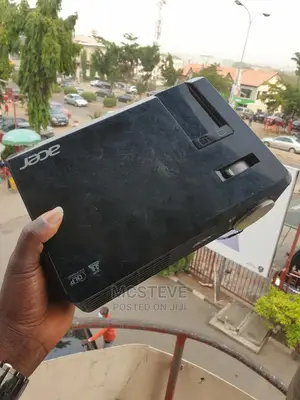 Acer X112 DLP Projector