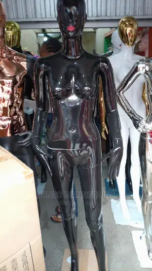 Female Size 8 Glossy Black Mannequins With Red Lips
