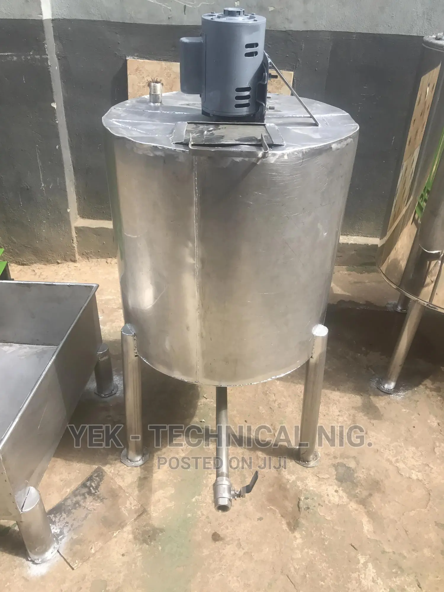100 Liters Stainless Liquid Mixer