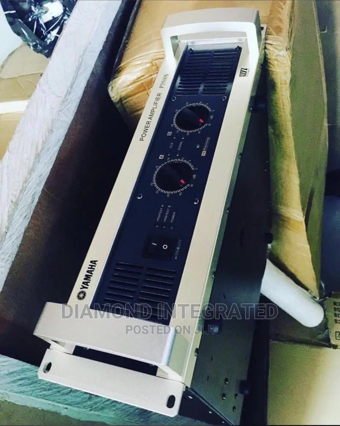 Yamaha 5000 Power Amplifier