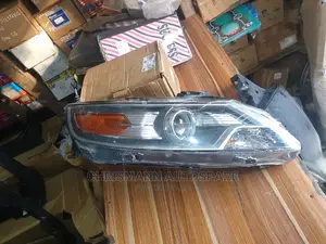 Head Lamp Taurus 2011-2014