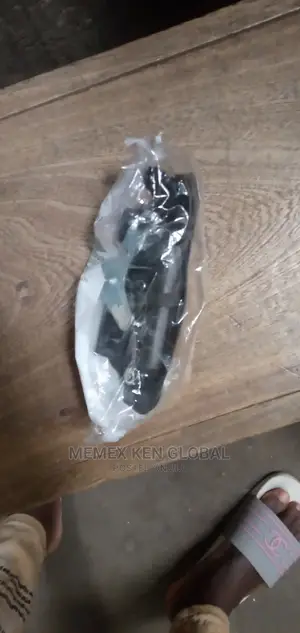 Boot Opener Toyota Hilux 2013