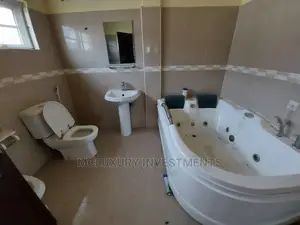3bdrm Apartment in Lekki Phase 1 for rent