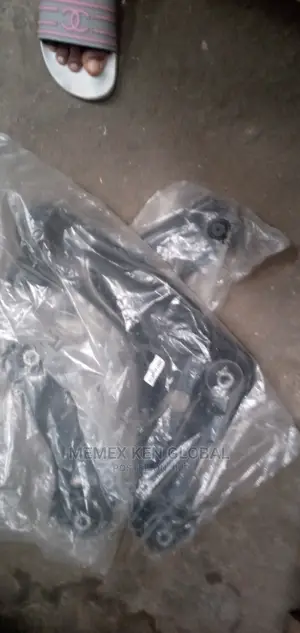 Lower Arm Nissan Qashqui 2015