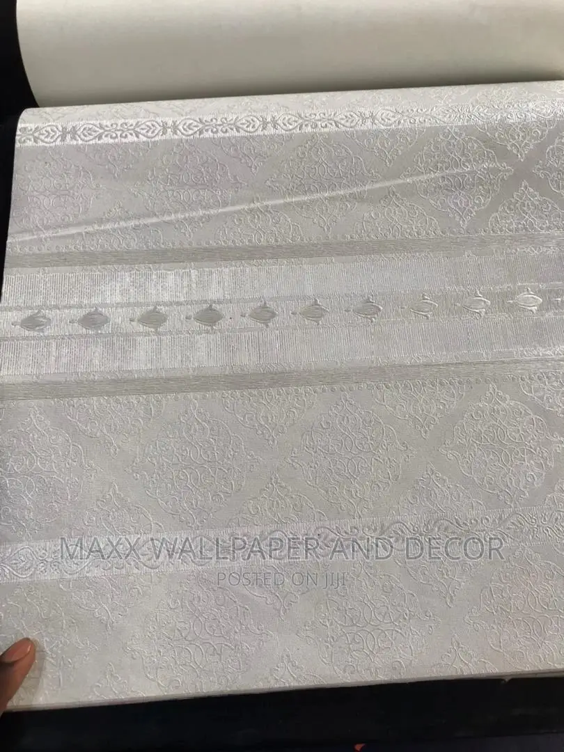 Wallpaper a Roll of 16.5squaremeter Over 200designs