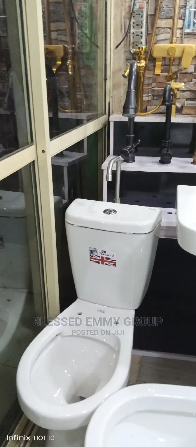 Normal Size Wc With the Wash Hand Basin