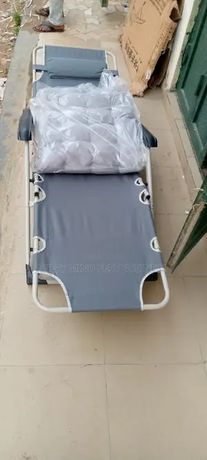 New Design Italian Camp Bed and Chair