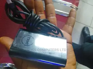 Photo - Dell 65W Type C Charger