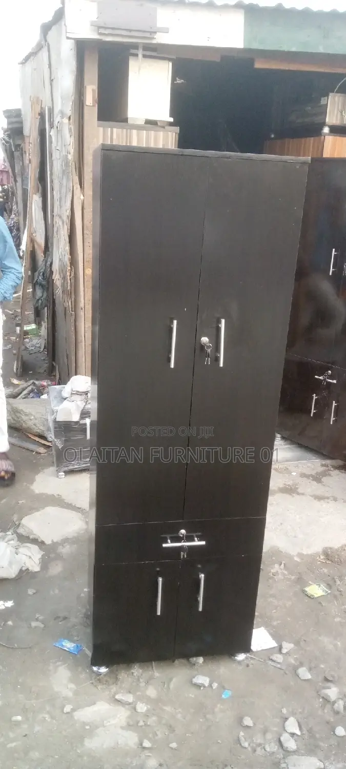 Folding Space Waldrobe