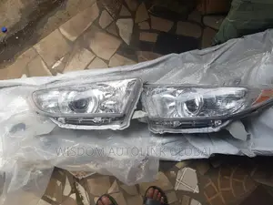 Headlights For Toyota Highlander 2011,2012,2013 Model