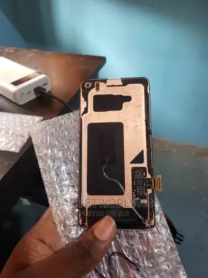 Samsung Galaxy S10E LCD Screen Replacement