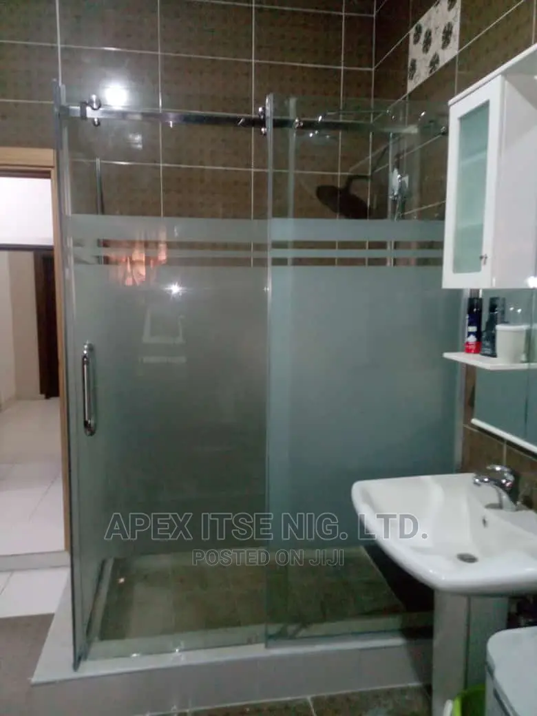 Double Border Line Shower Cubicle