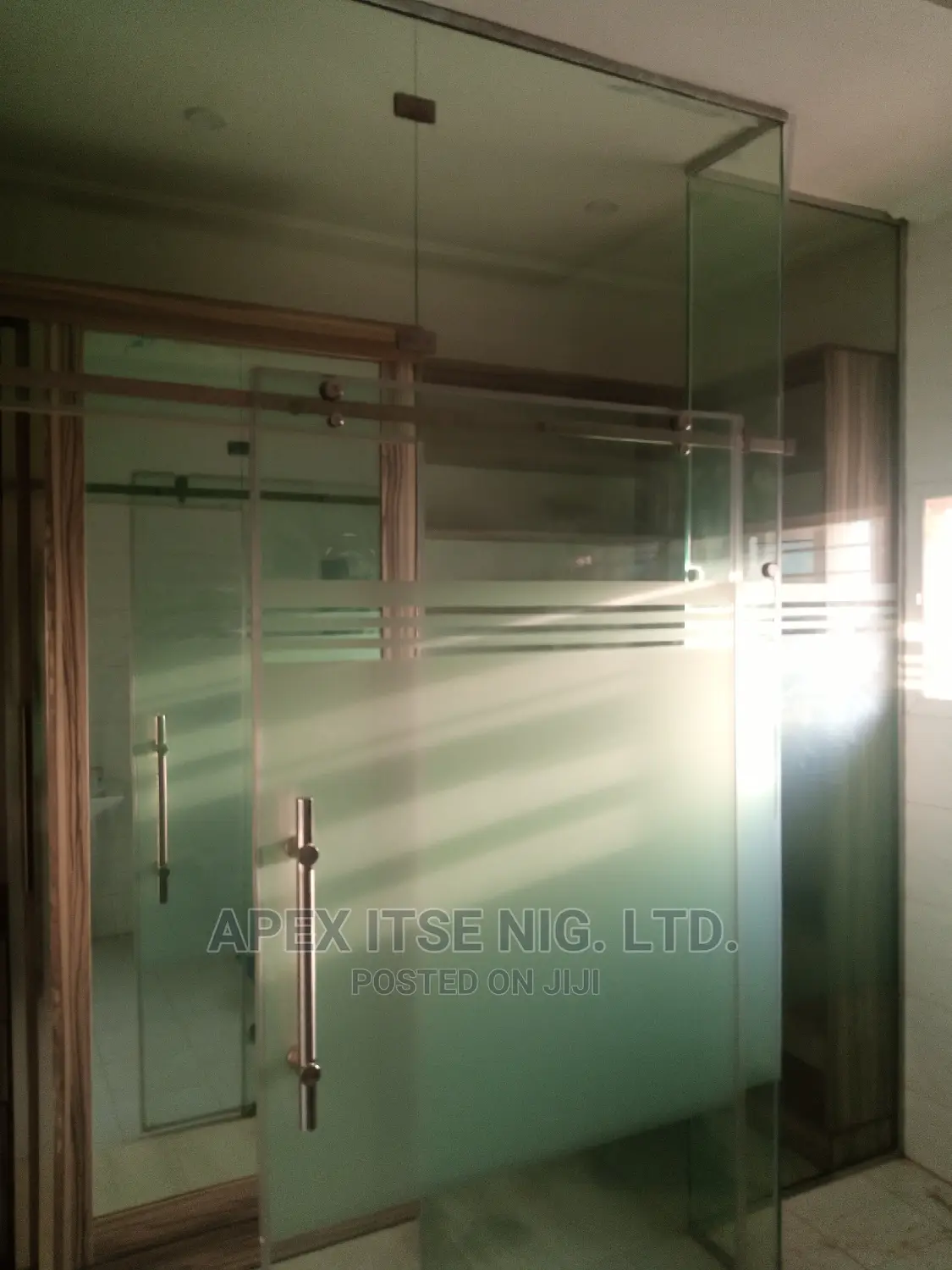 Bathroom Glass Partition.