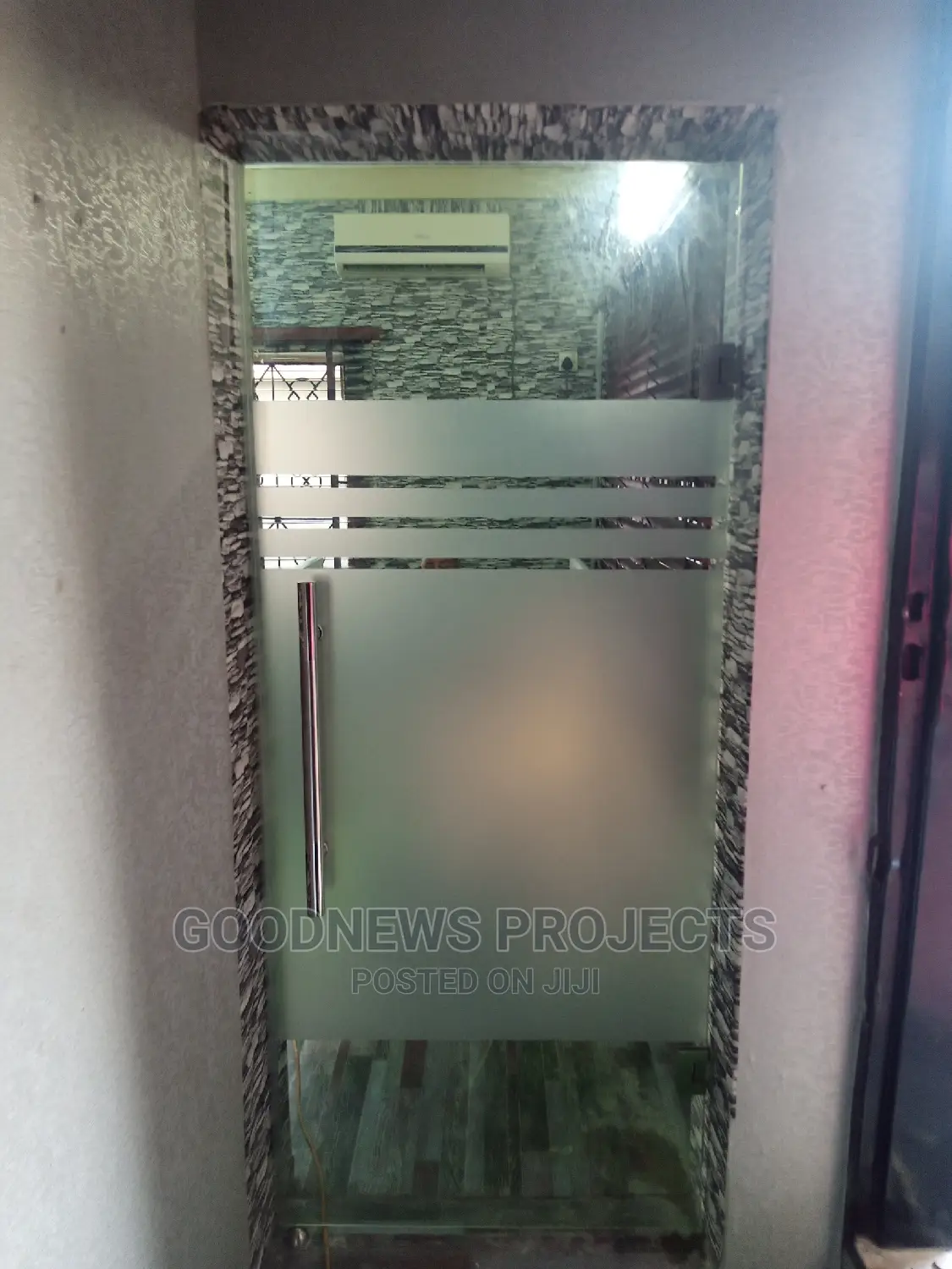 Frameless Hinge Door