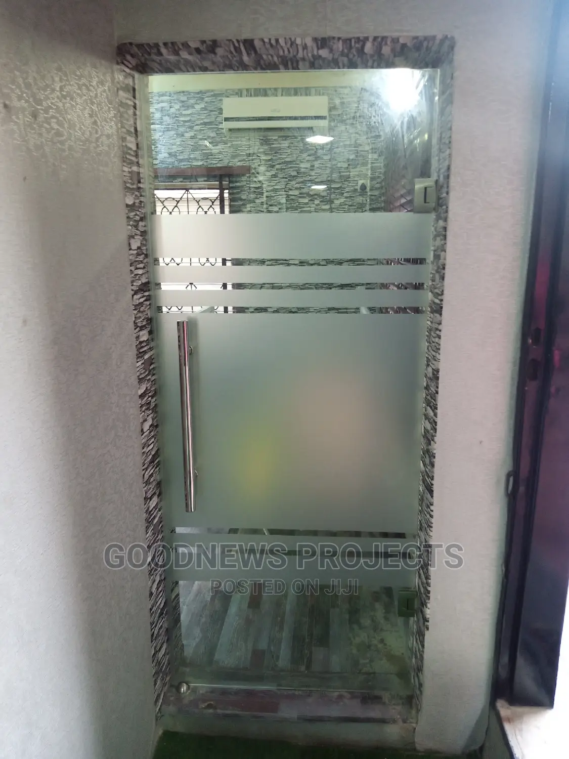 Frameless Hinge Door