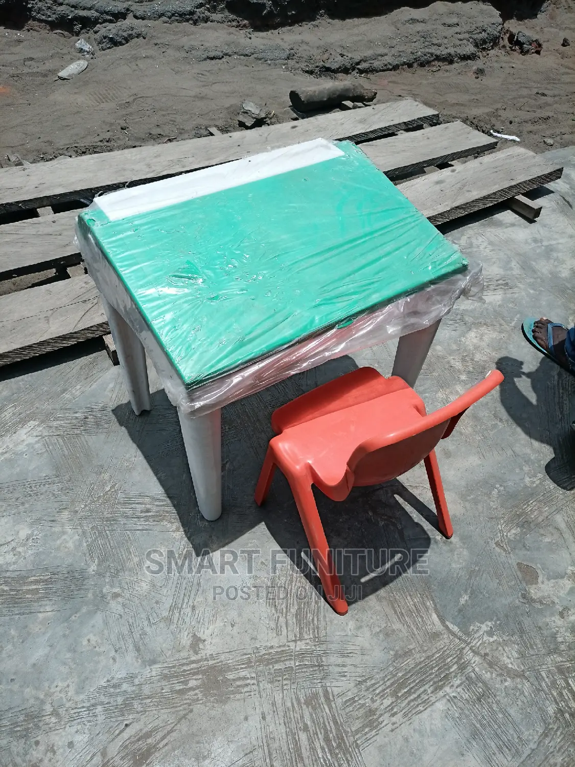 Children's Plastic Table With Chair