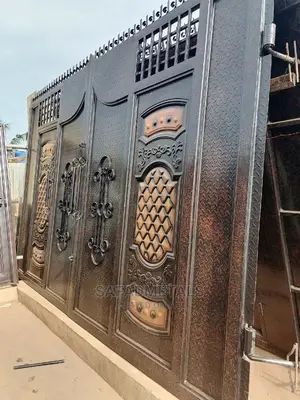 Foreign Plate Swing Gate