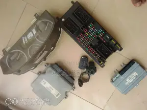 Complete Range Rover Lr-3 Key/Brainbox System