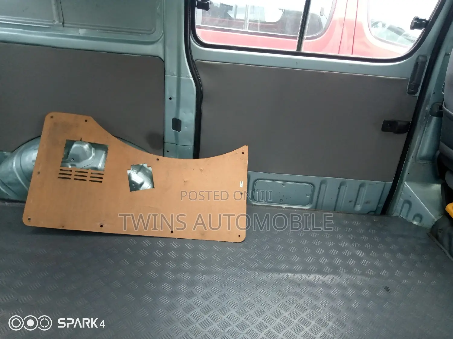 Toyota HiAce 2006