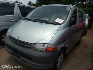 Toyota HiAce 2006