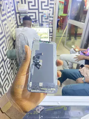 iPhone XS Original Used Screen With One Year Guarantee