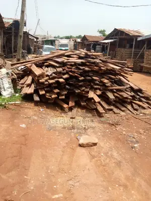 Roofing Woods Planks, Quality Woods Durable and Sustainable