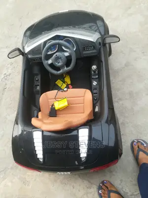 Audi R8 Spyder Kids Ride on Car