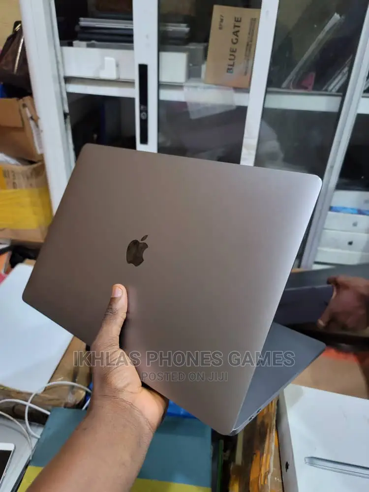 Laptop Apple MacBook Pro 32GB Intel Core I9 2T