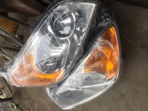 Set Head Lamp Toyota Rav4 2010