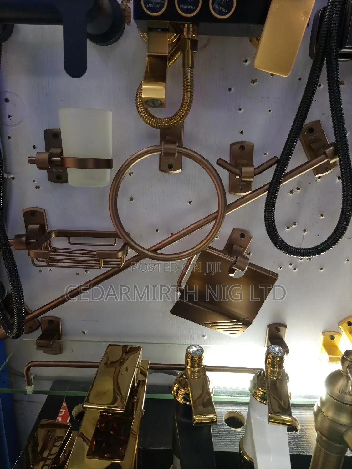 UN Rosegold Bathroom Accessories