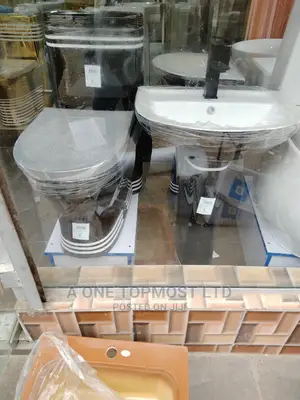 Italia Black Water Closet