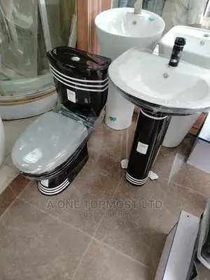 Italia Black Water Closet Wc