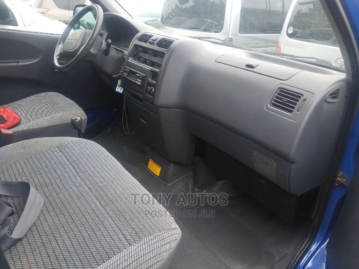 Toyota HiAce 2010