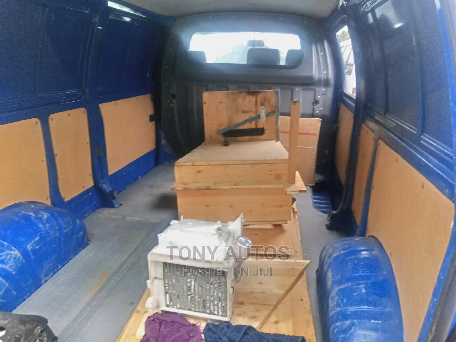 Toyota HiAce 2010