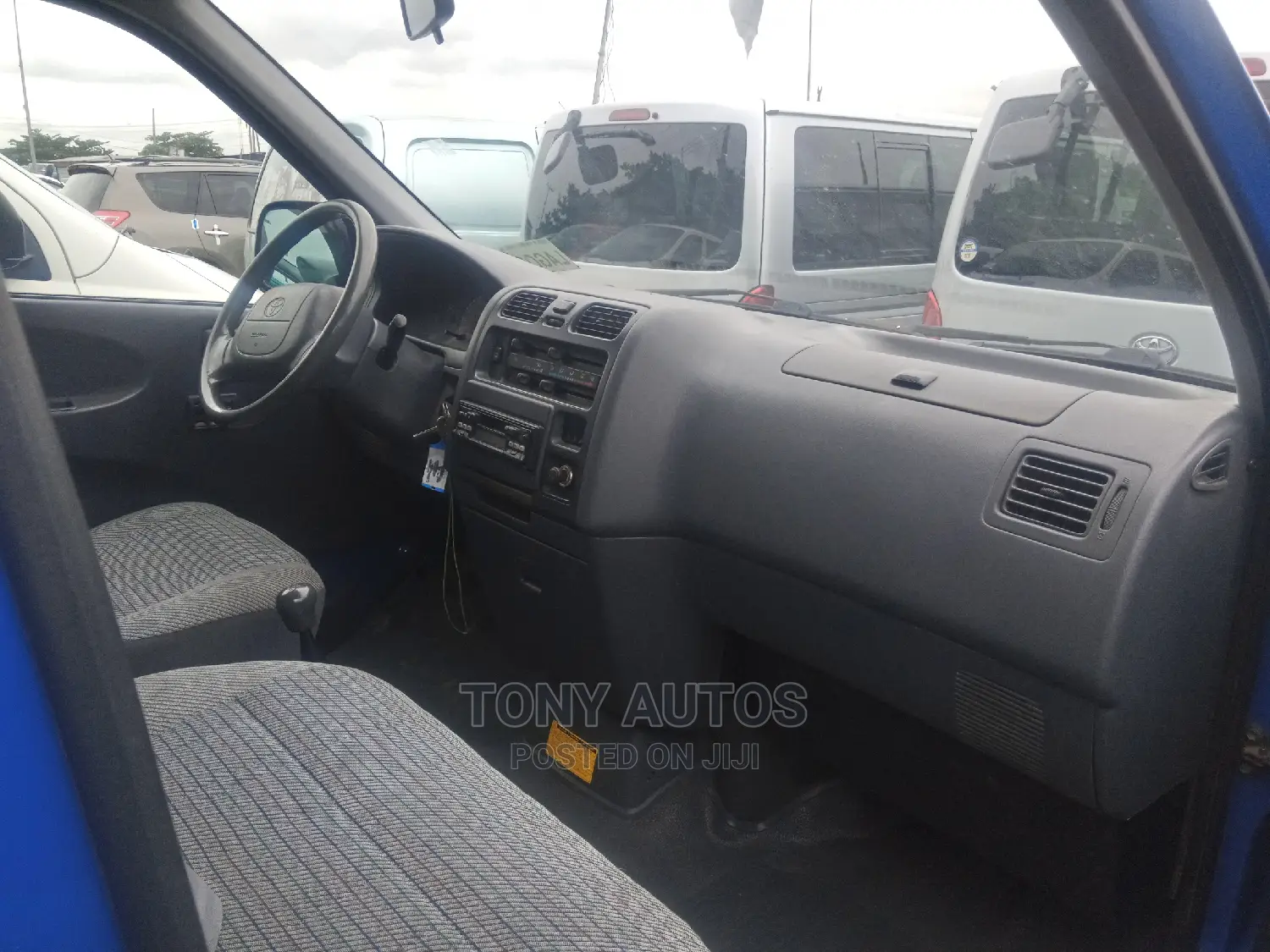Toyota HiAce 2010
