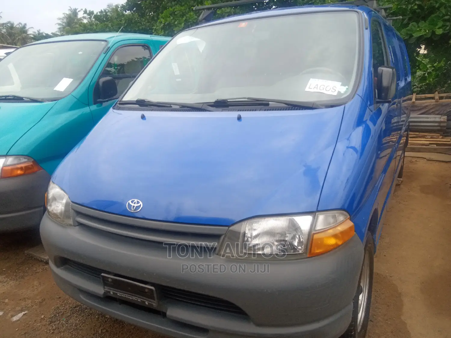 Toyota HiAce 2010