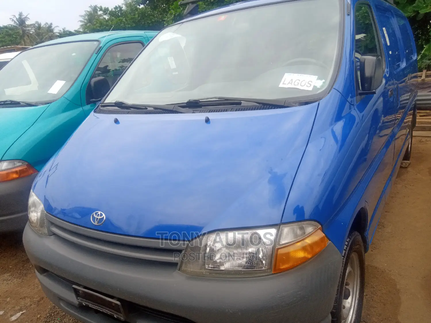 Toyota HiAce 2010