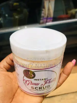 Instant Glow Fruity Scrub