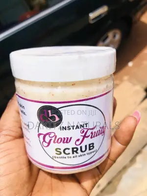 Instant Glow Fruity Scrub