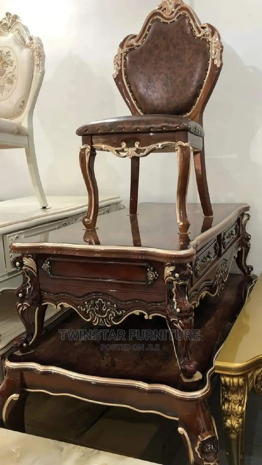 Dinning Tables With Chairs and Matching Table