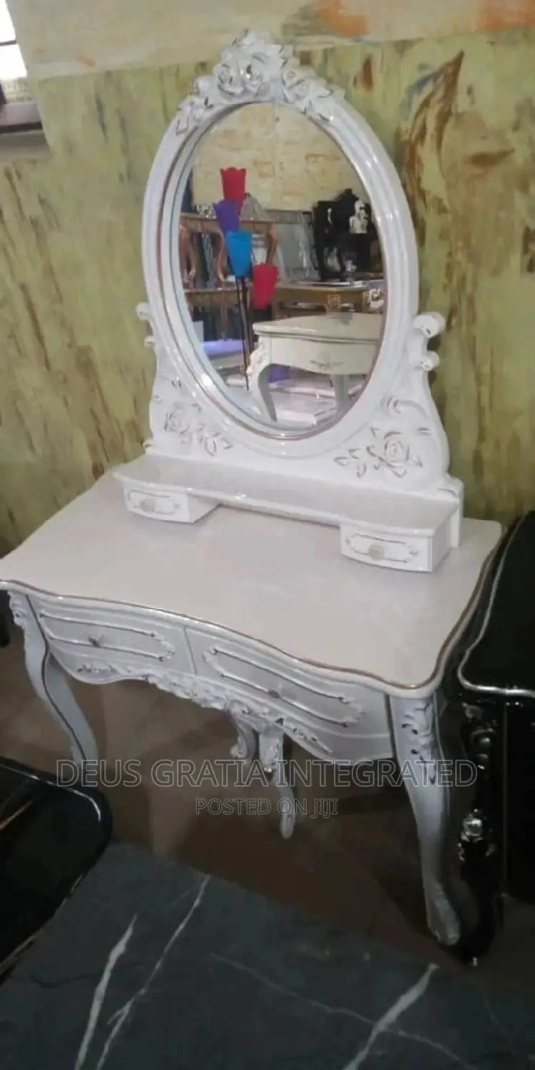Dressing Mirror With Chair