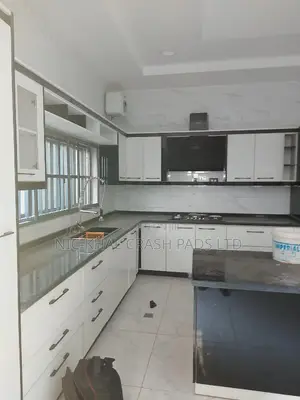 Functional 5bedrm Duplex,Secured Estate in Guzape for Sale