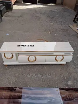 Adjustable Turkey Tv Stand