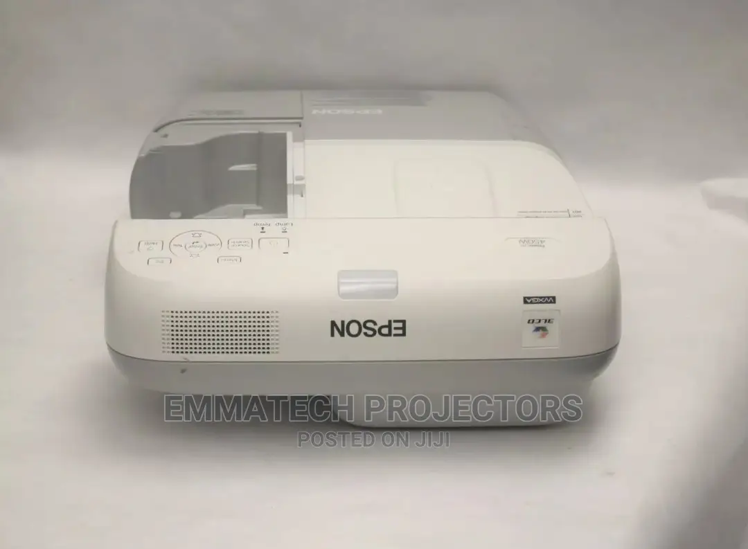Ultra Short Throw Projector